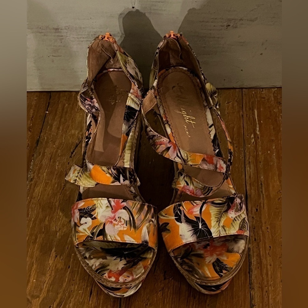 Miss Allbright Tropical Wedge Floriculture Floral Heels Anthroplogie 10 - Picture 3 of 6